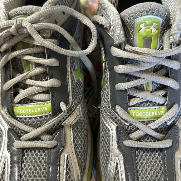 Gray Under Armour tennis shoes - Picture 5 of 7